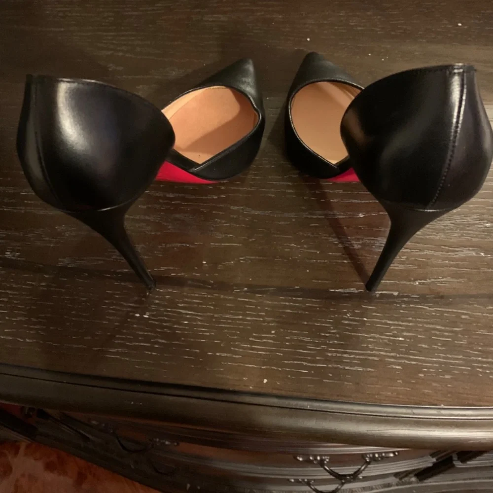 Heels - Picture 2 of 3